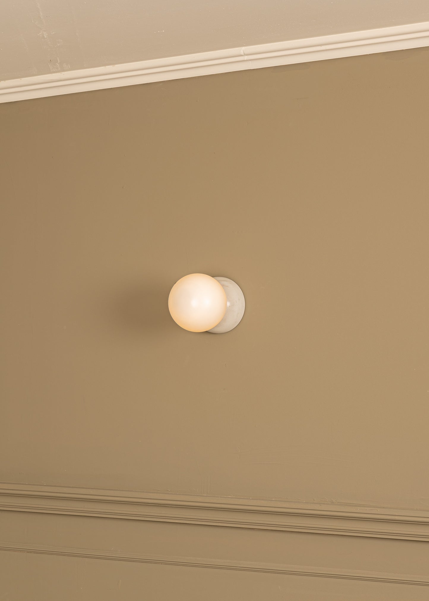 Eklipso (White Marble)