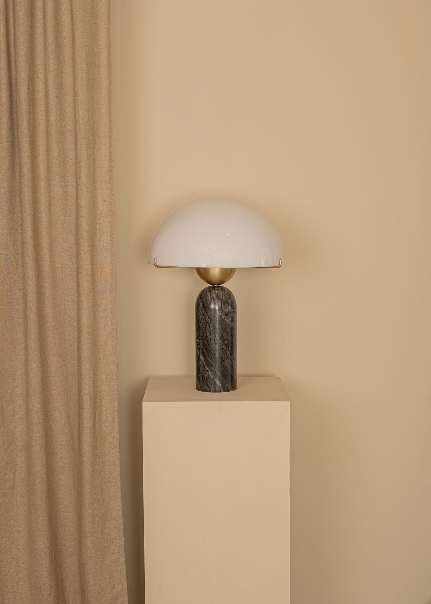 Peono (Black Marble)