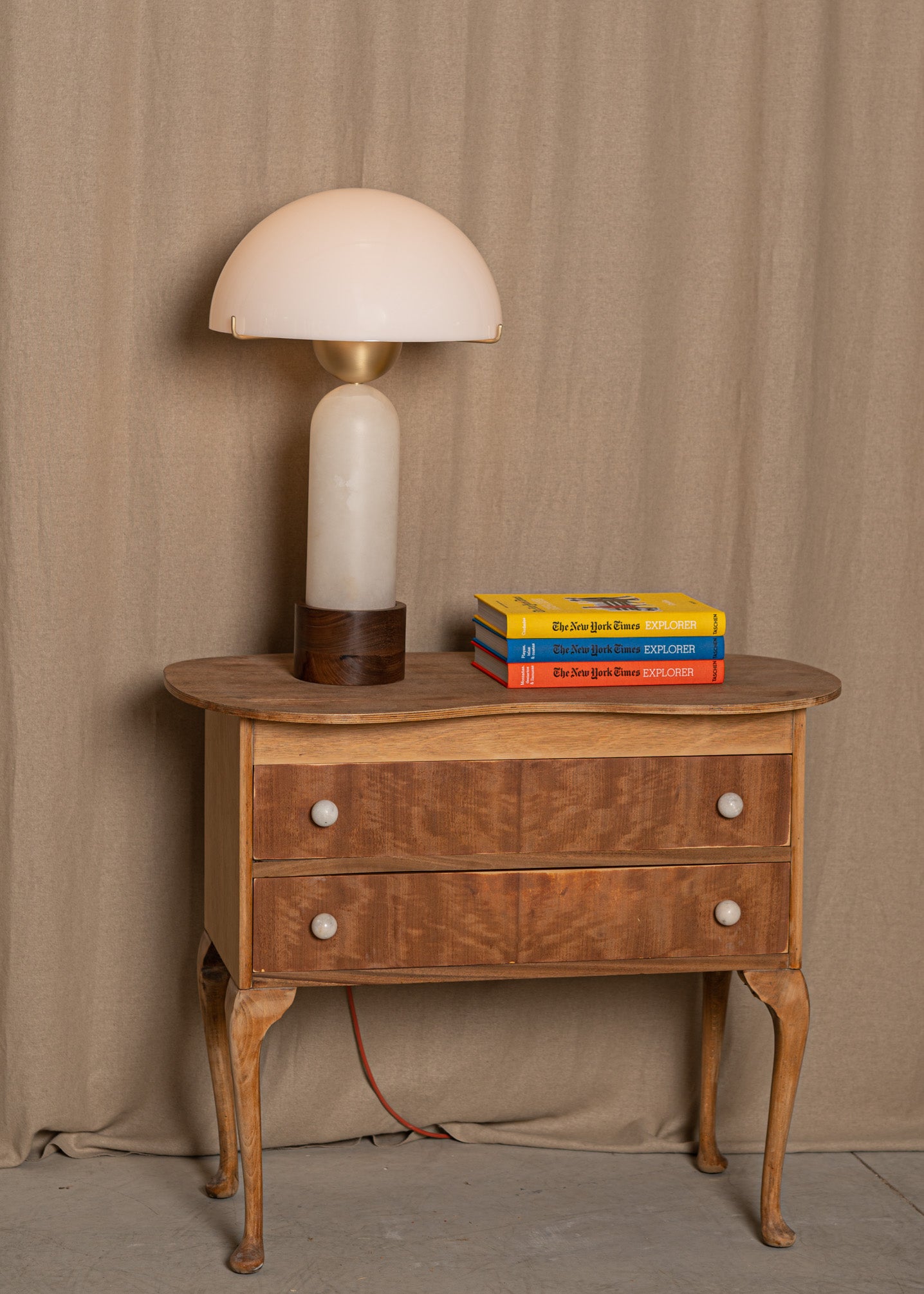 Peono (White Alabaster)