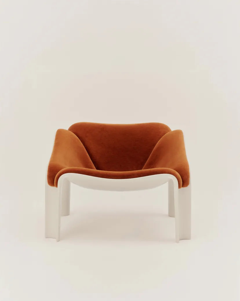 F300 Lounge Chair