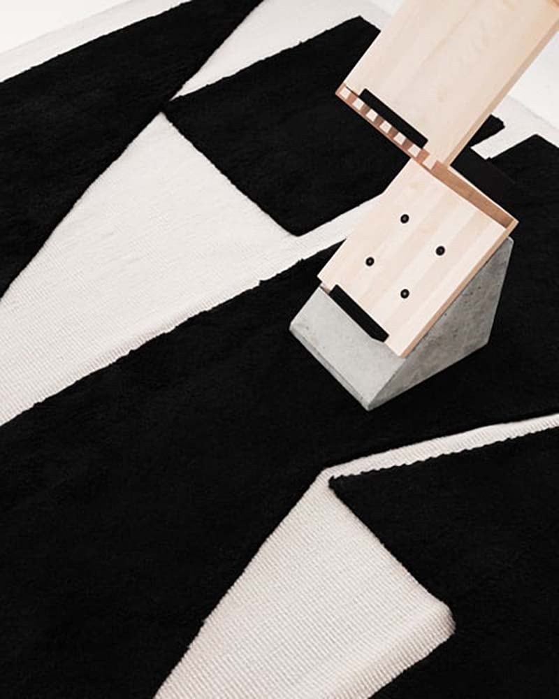 Untitled 1 – Dusty White/Black