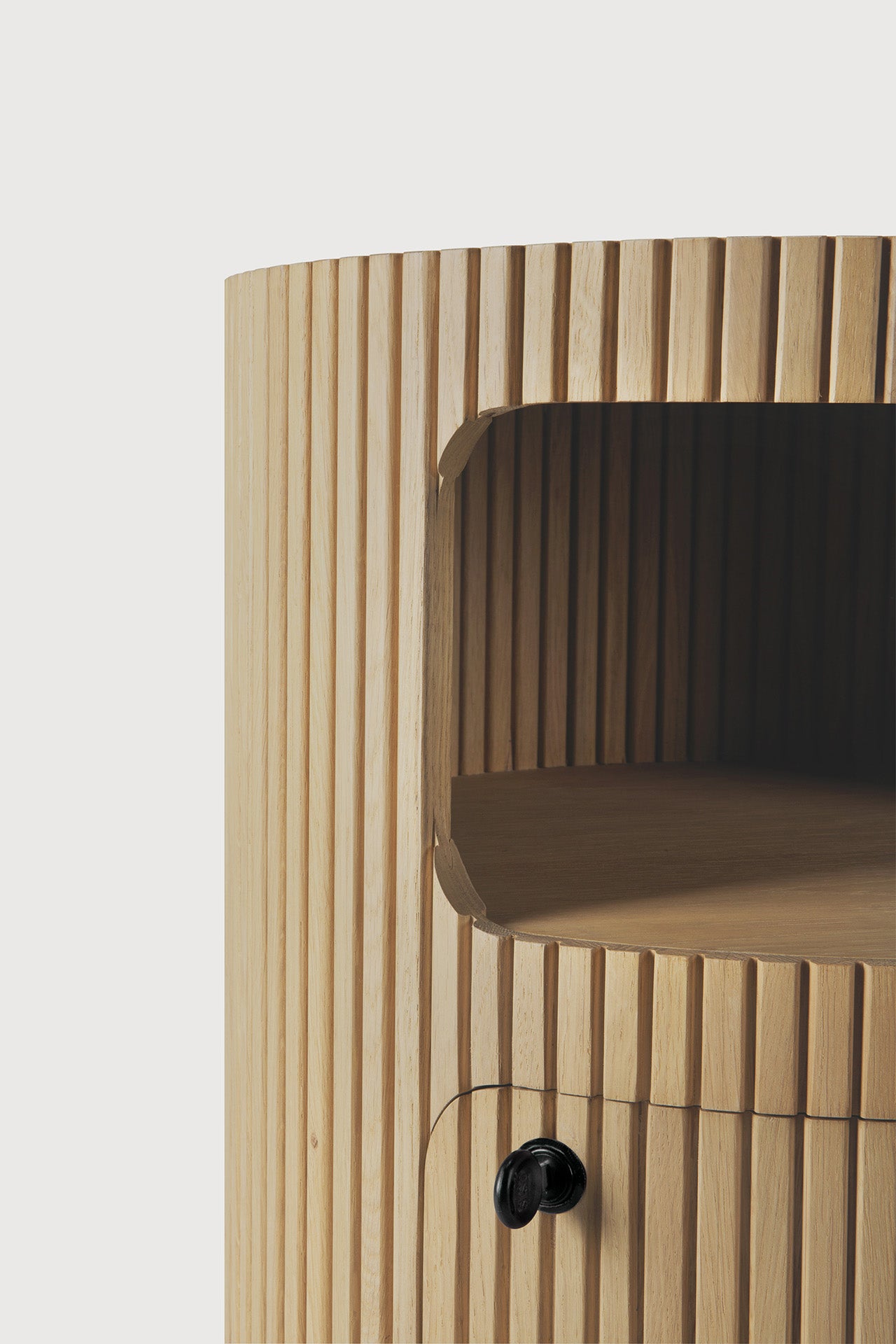 Boomerang drawer unit