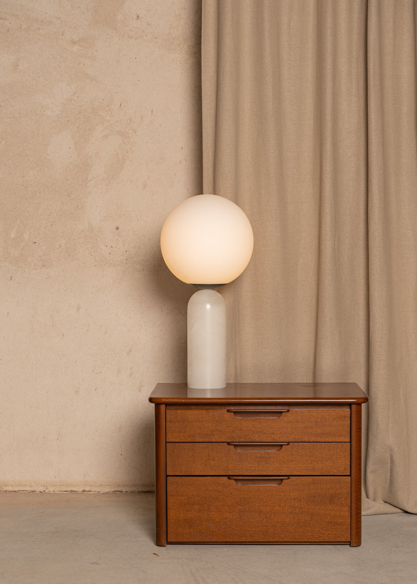 Atlas (White Alabaster)