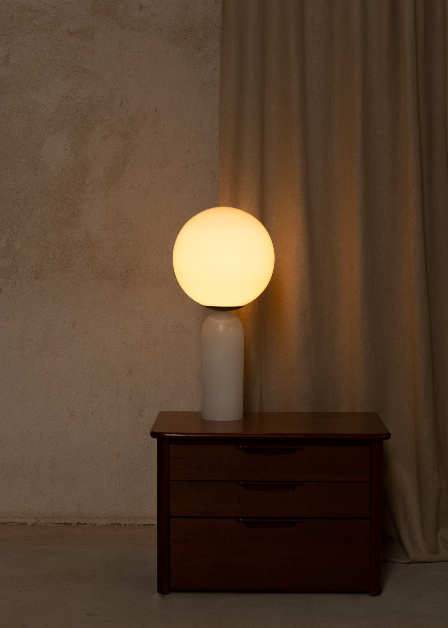 Atlas (White Alabaster)