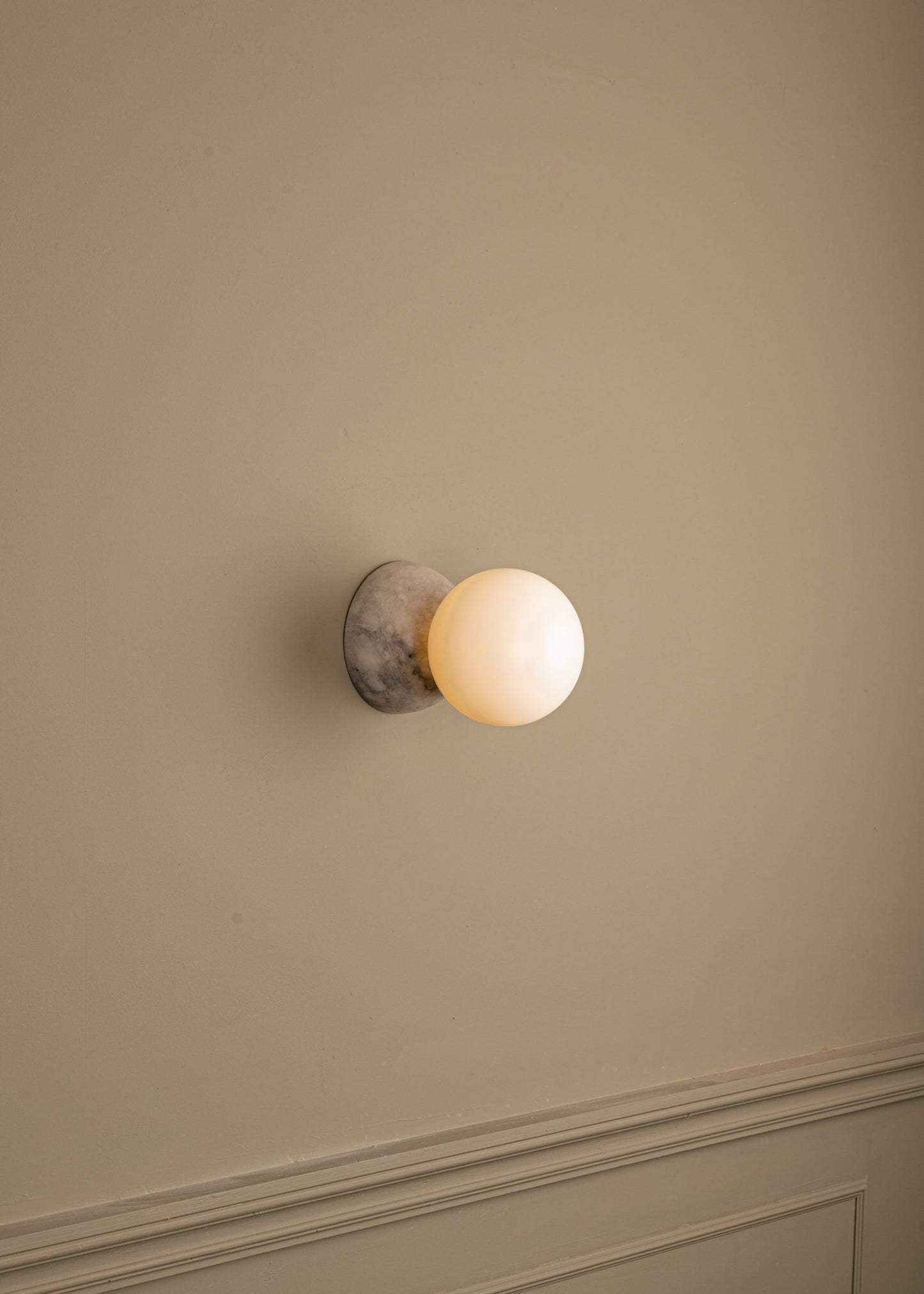 Eklipso (Tobacco Alabaster)