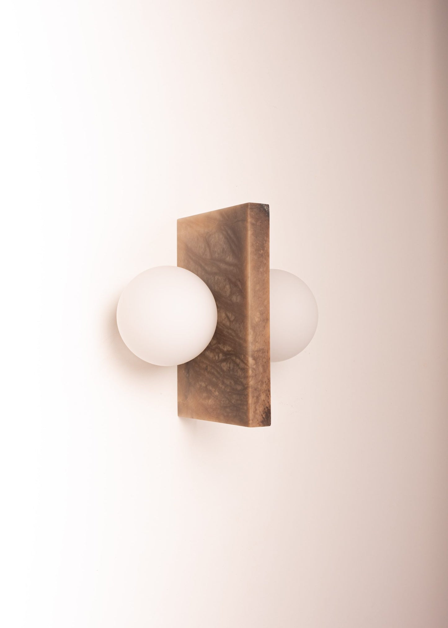 Flugi (Tobacco Alabaster)