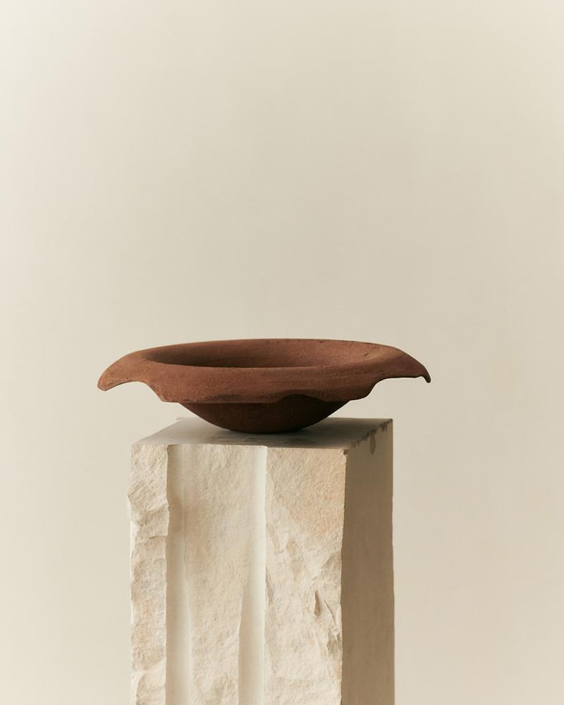 The Roe Studio Collar Object 008