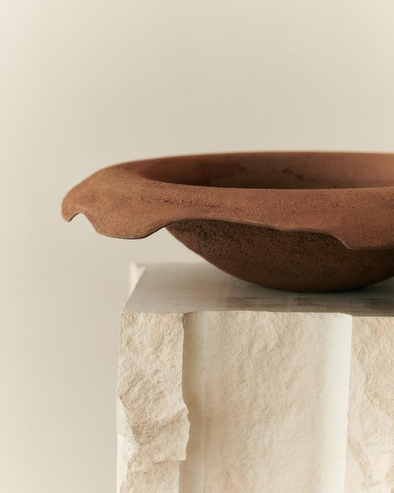 The Roe Studio Collar Object 008