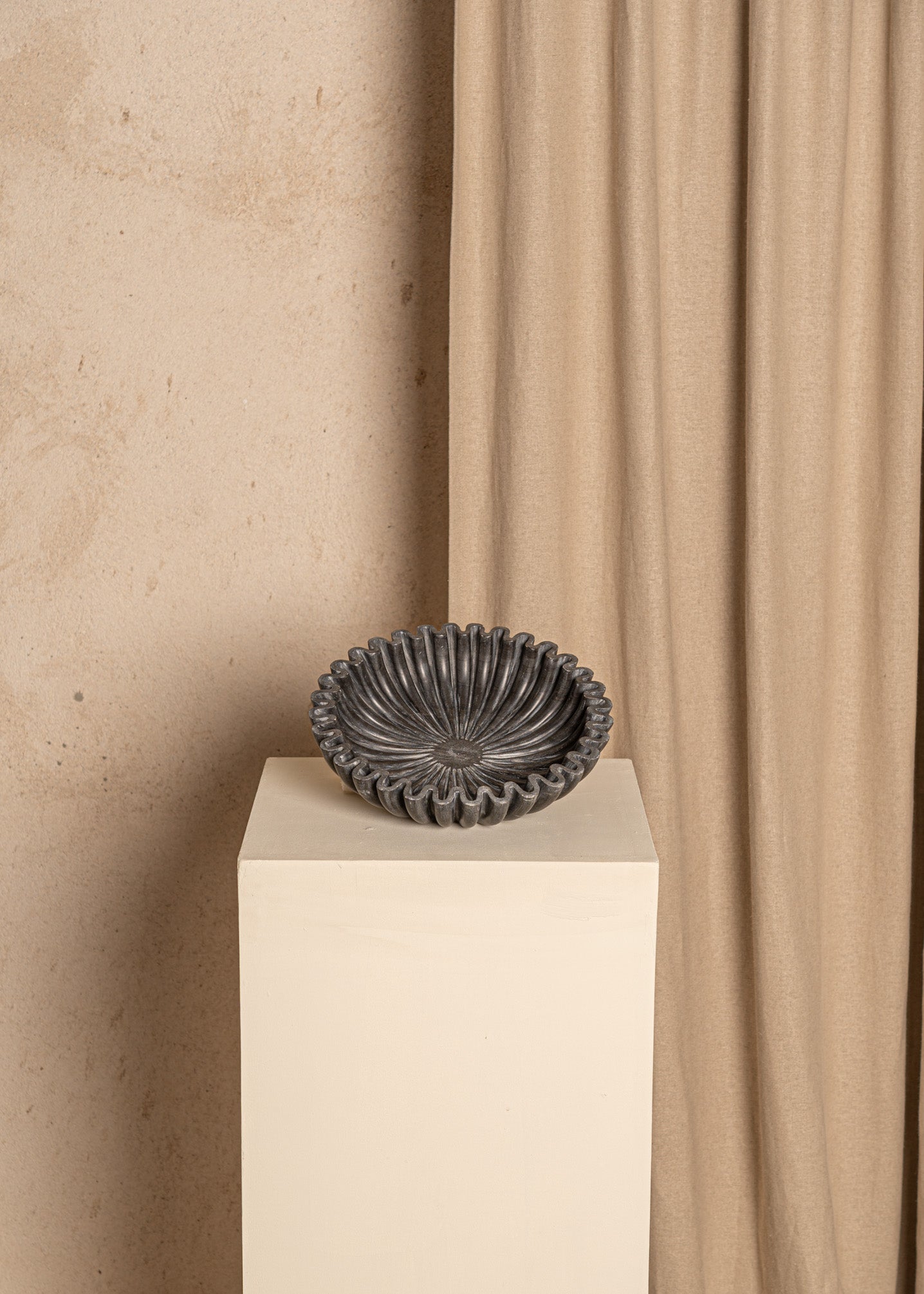 Lotuso (Black Marble)