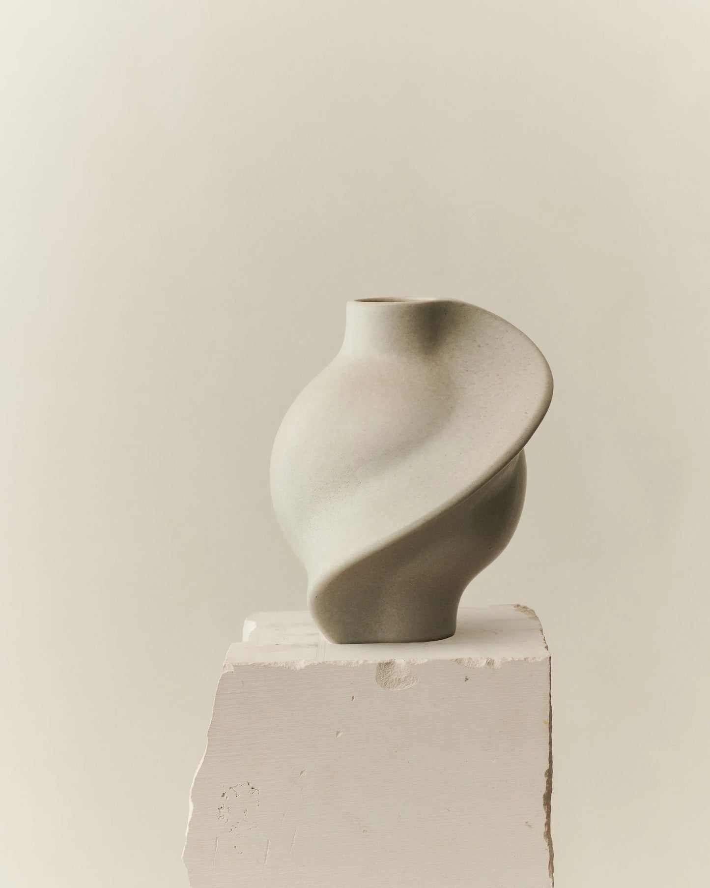 Pirout Vase 02