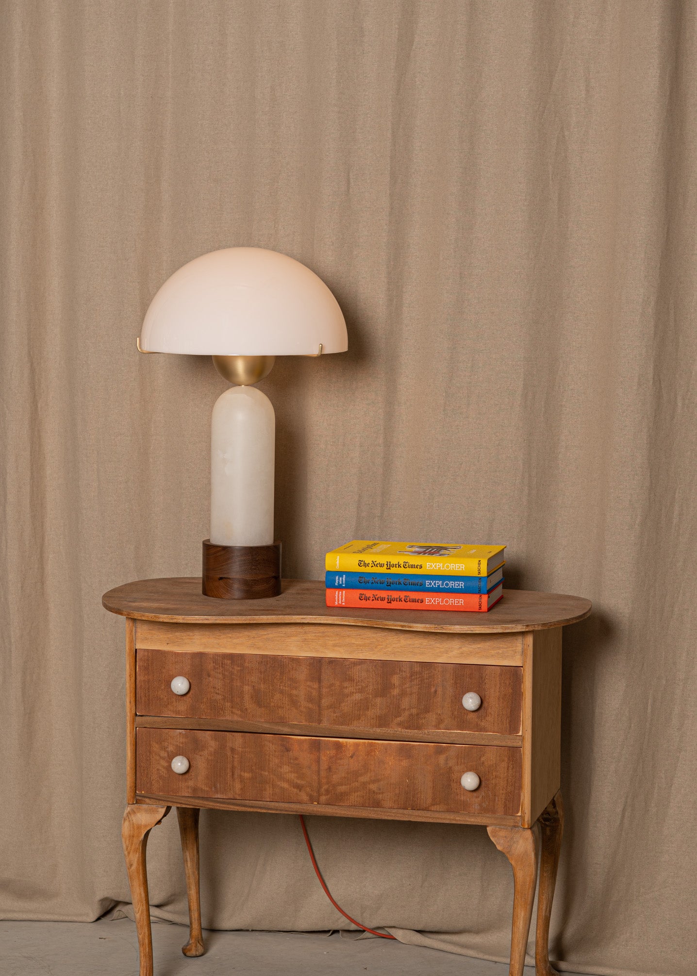 Peono (White Alabaster)