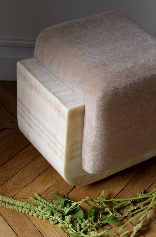 Ivory Onyx Mohair Oggi Stool