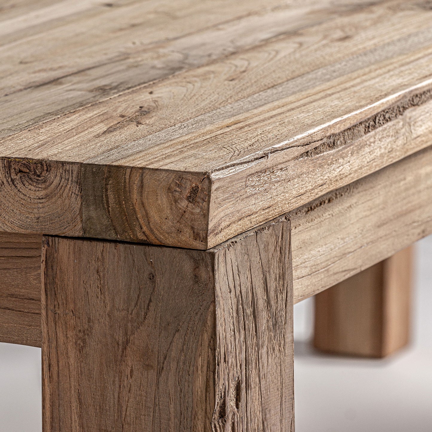 LUX DINING TABLE