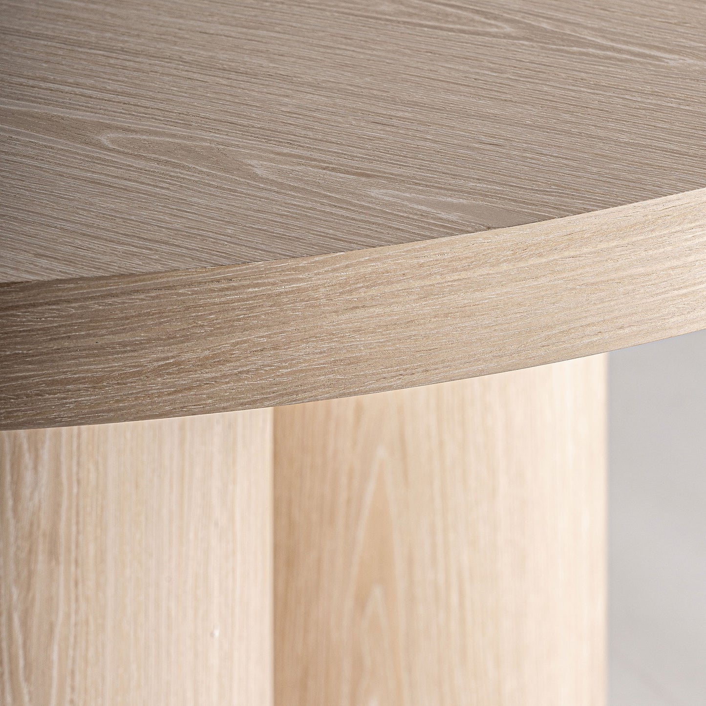 PRAYSSAC DINING TABLE