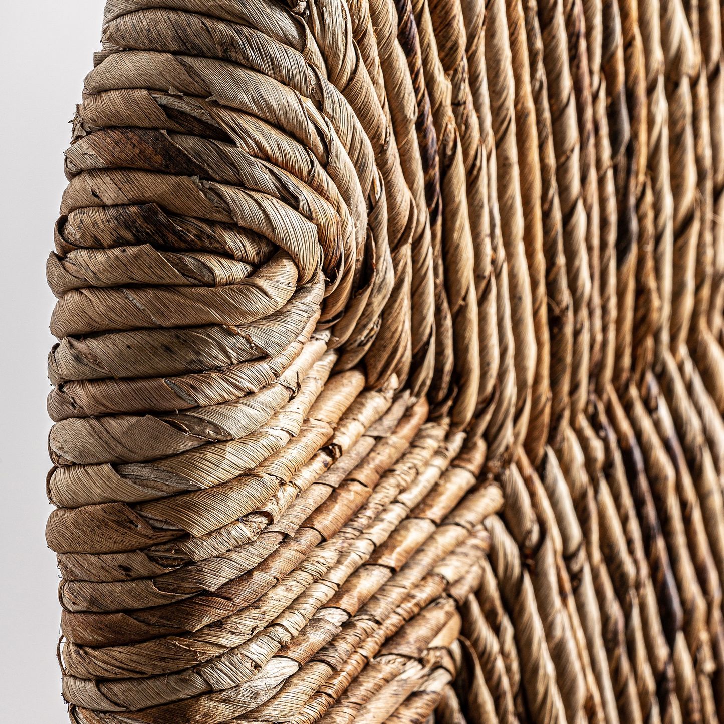 NEKTA CHAIR